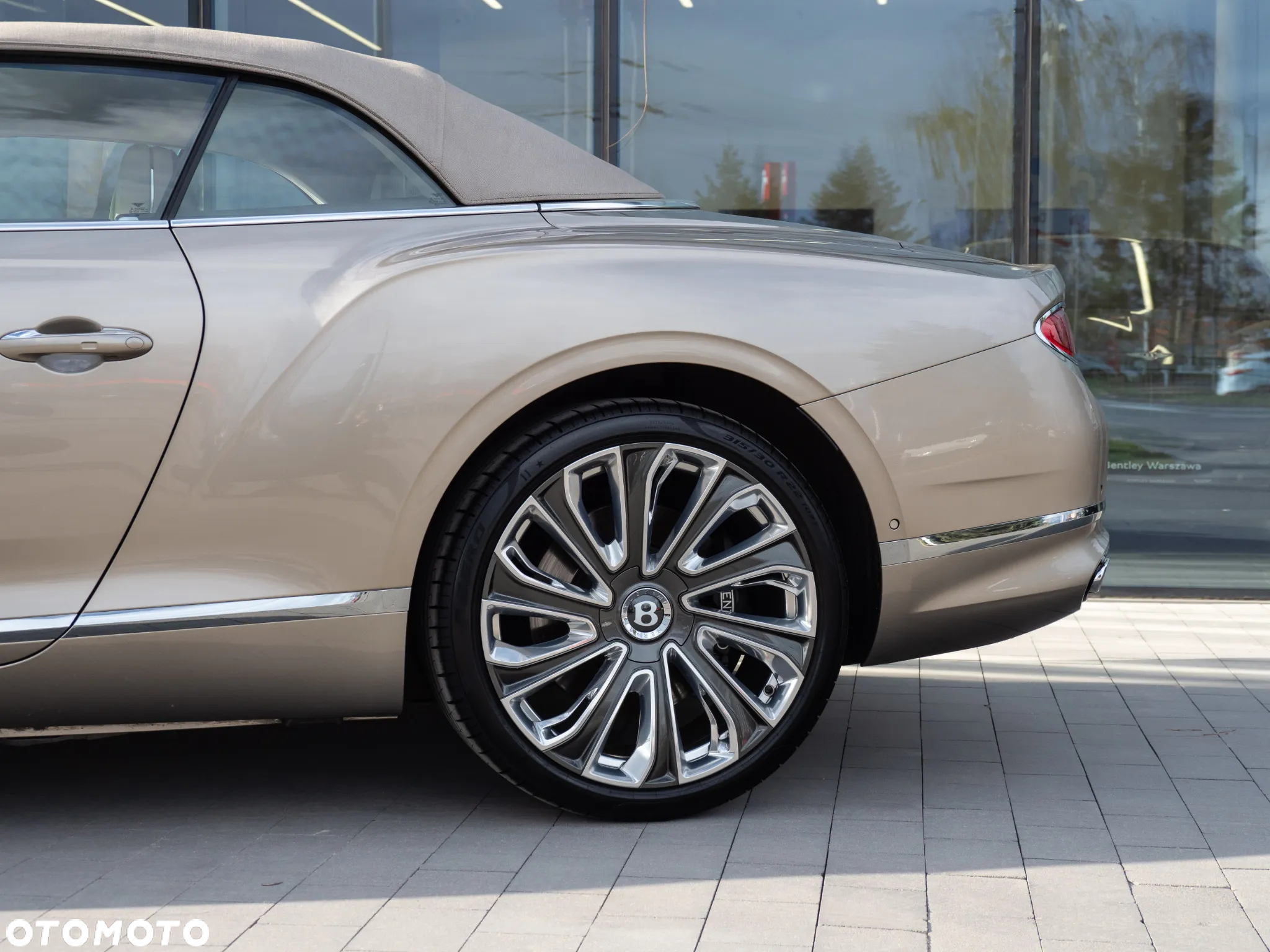 Bentley Continental GT New Convertible V8 Mulliner - 5