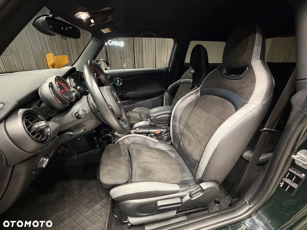 MINI John Cooper Works - 11