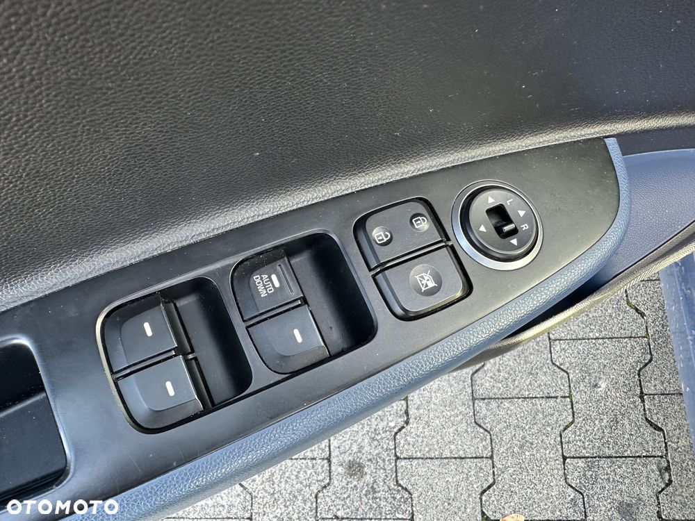 Hyundai i10 1.0 YES Gold - 13