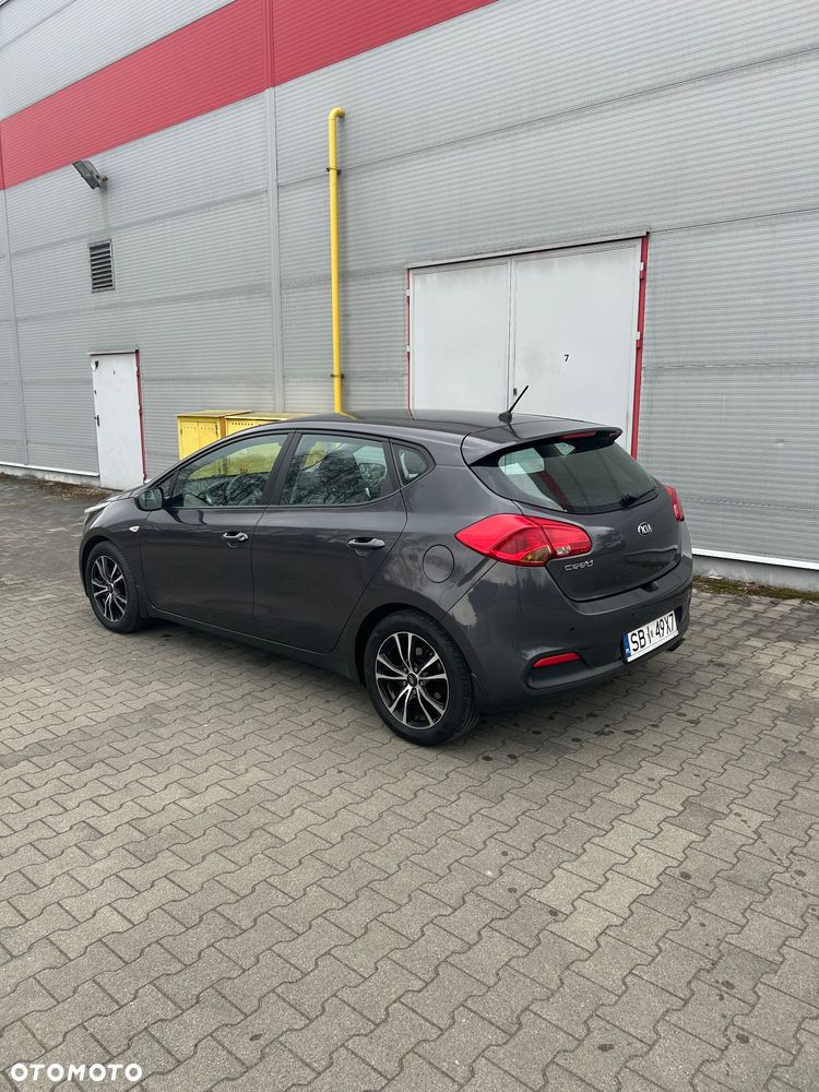 Kia Ceed - 16