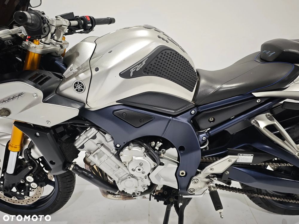 Yamaha FZ - 20