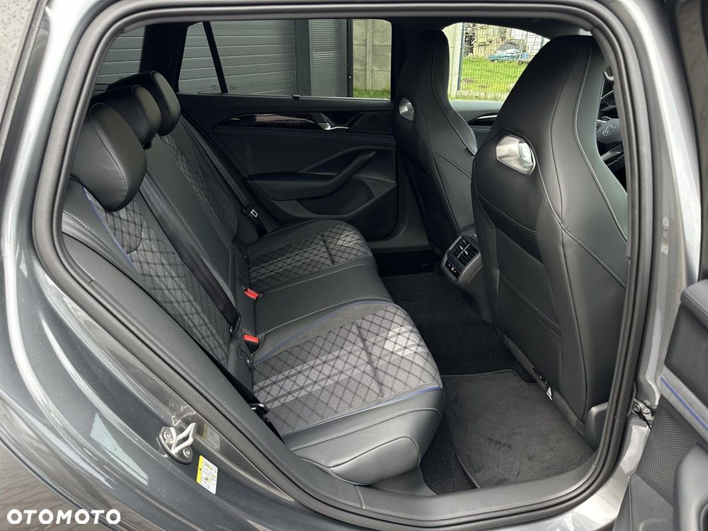 Volkswagen Passat Variant - 37