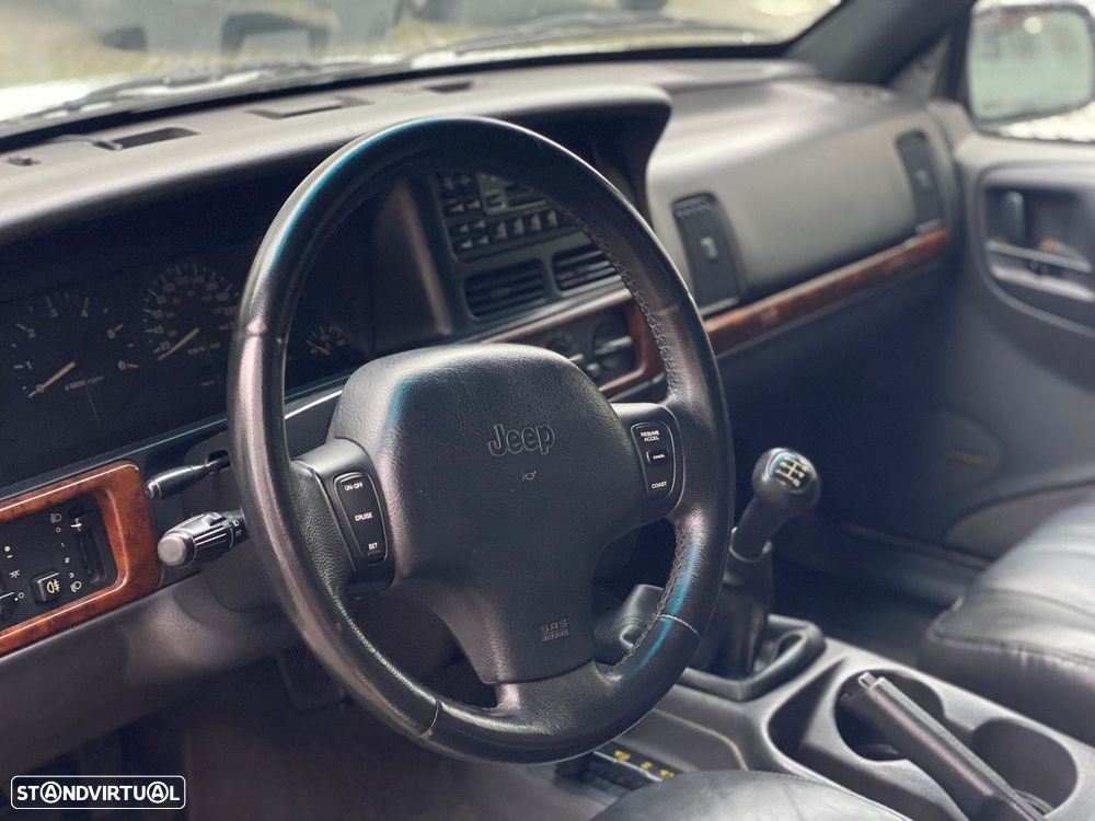 Jeep Grand Cherokee 2.5 TD Laredo - 17