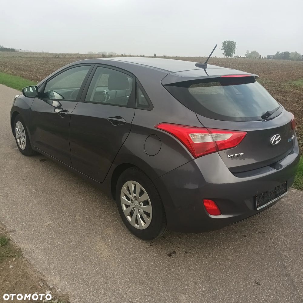 Hyundai i30 blue 1.6 CRDi Trend - 8