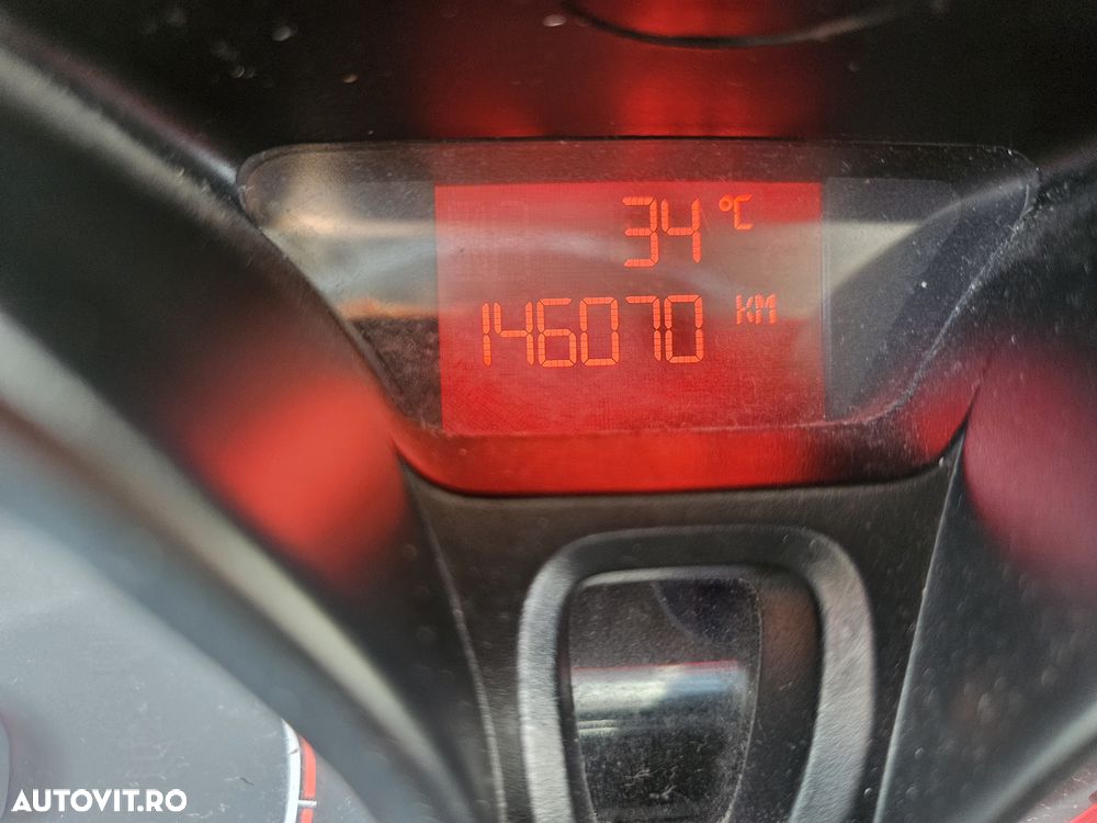 Ford Fiesta - 12