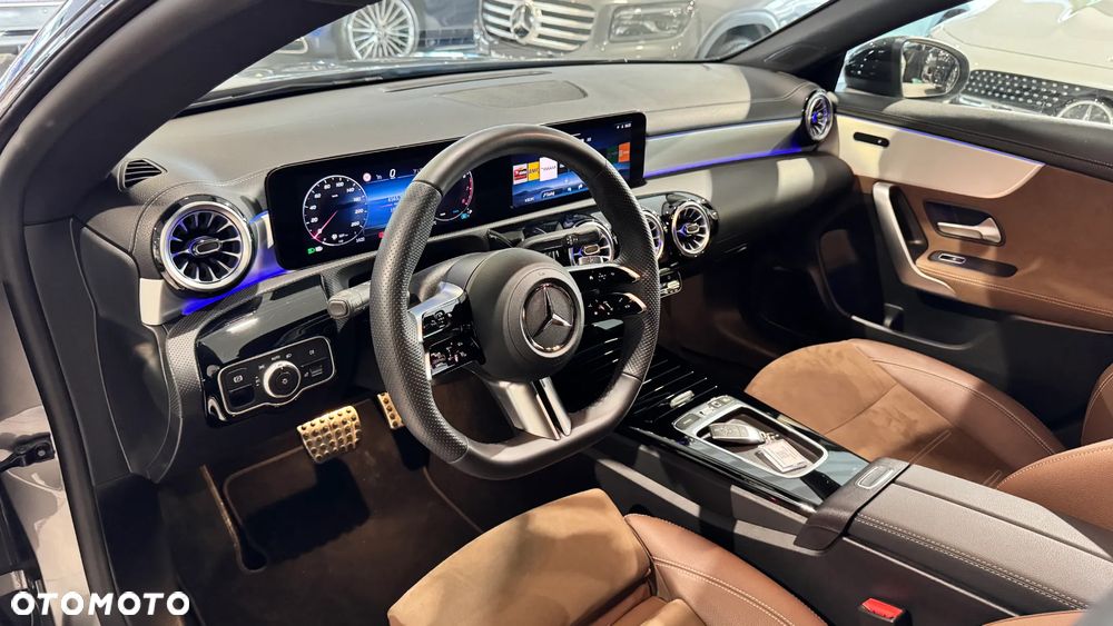 Mercedes-Benz CLA 200 AMG Line 7G-DCT - 12