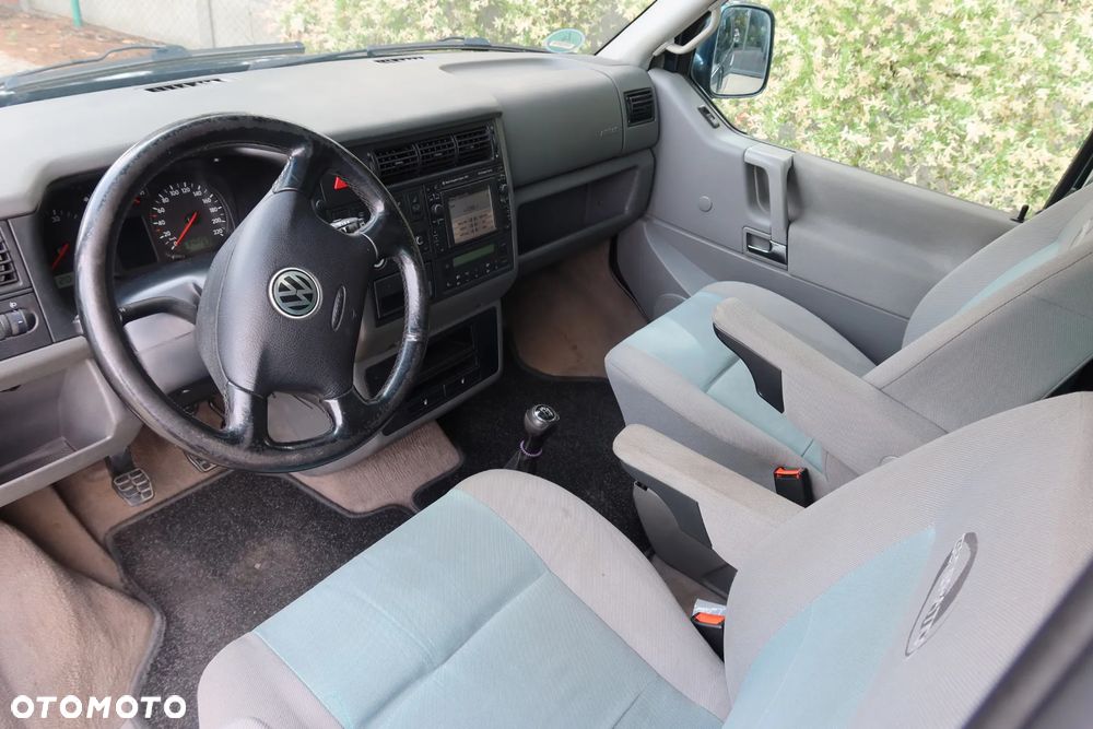 Volkswagen Multivan - 13