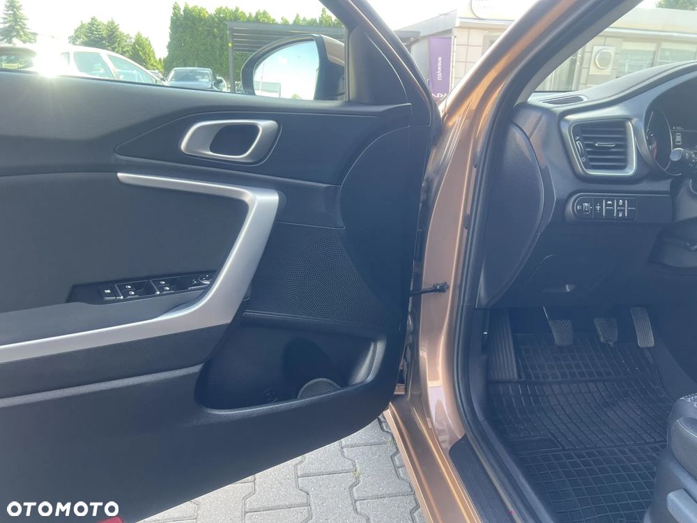Kia Ceed 1.5 T-GDI M - 11