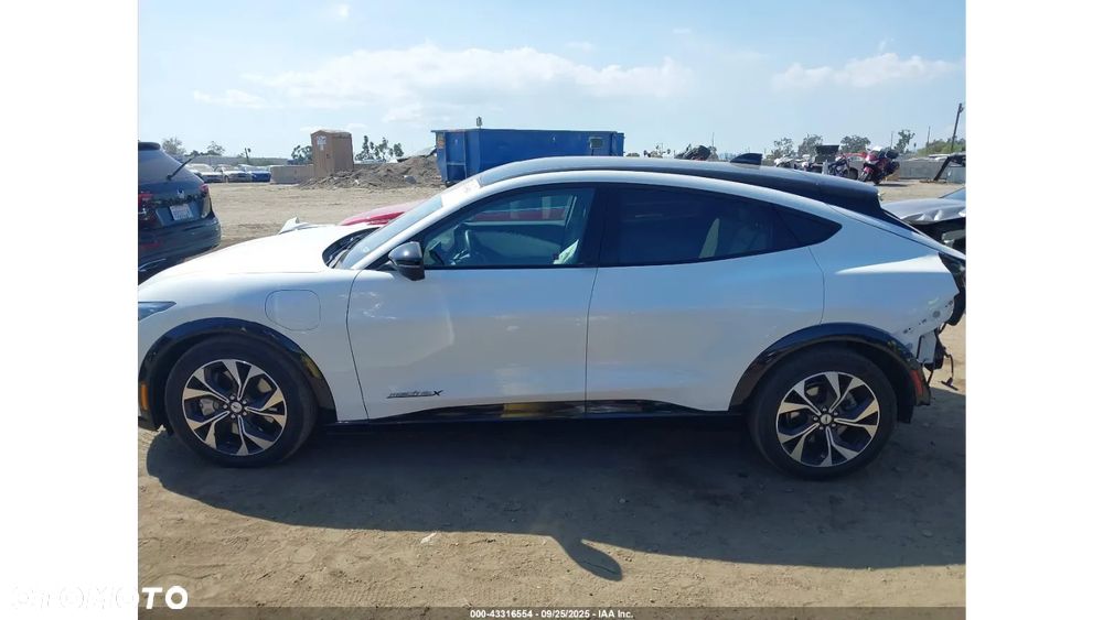 Ford Mustang Mach-E - 5