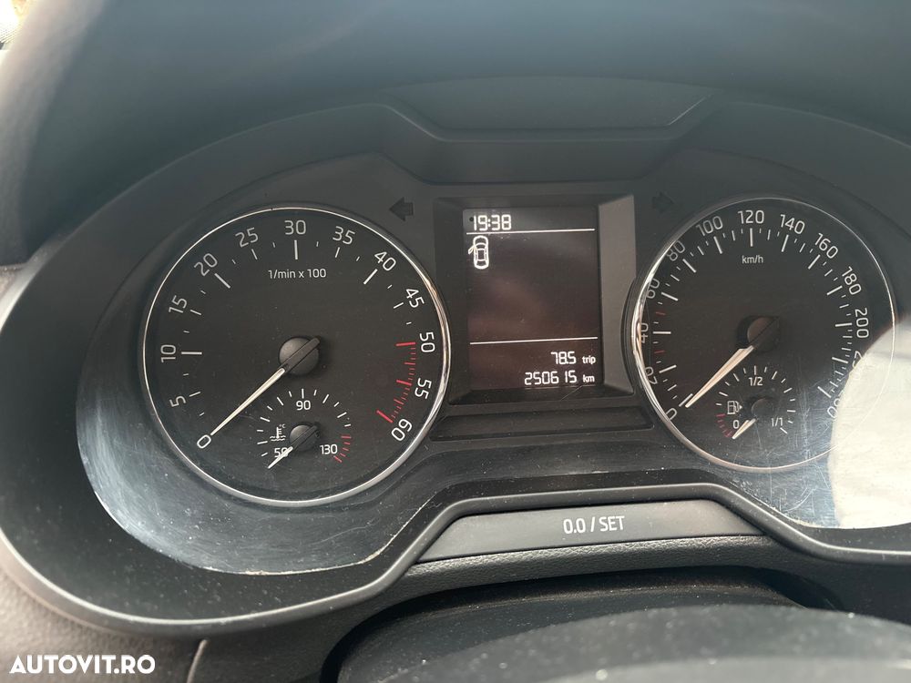 SKODA Octavia 2013 — imagine 4