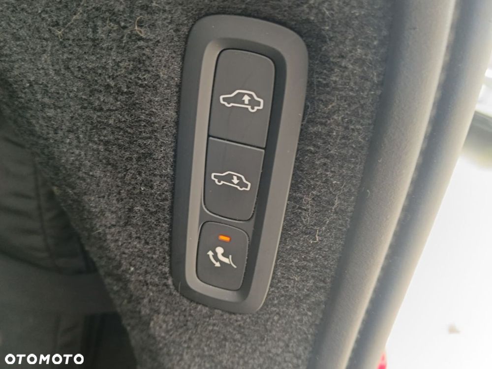 Volvo XC 90 - 33