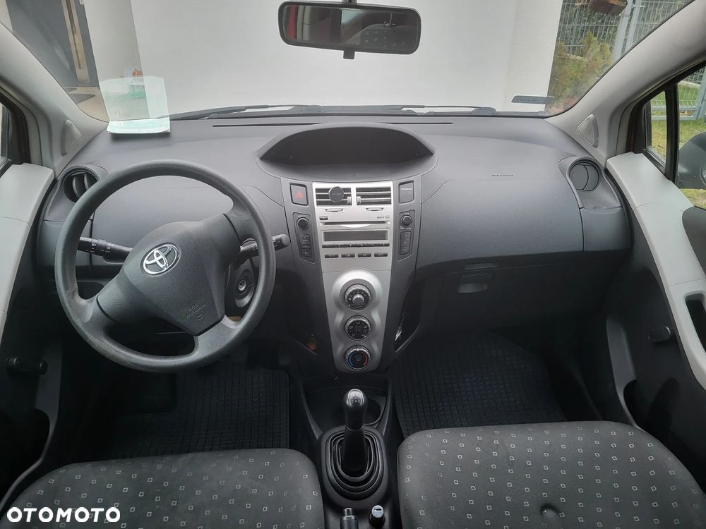 Toyota Yaris 1.0 Terra A/C - 6