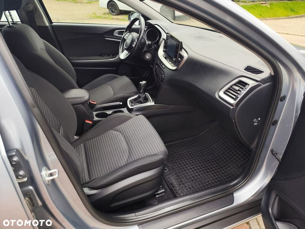 Kia XCeed - 15