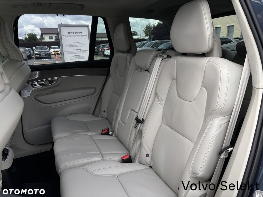 Volvo XC 90 - 22