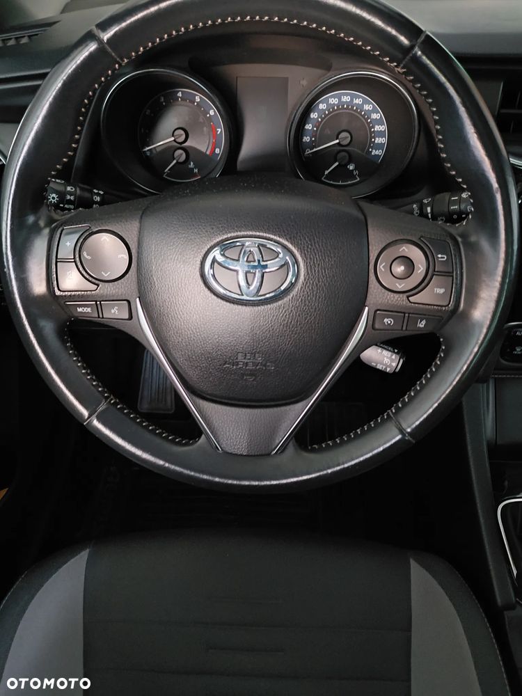 Toyota Auris 1.6 Premium - 9