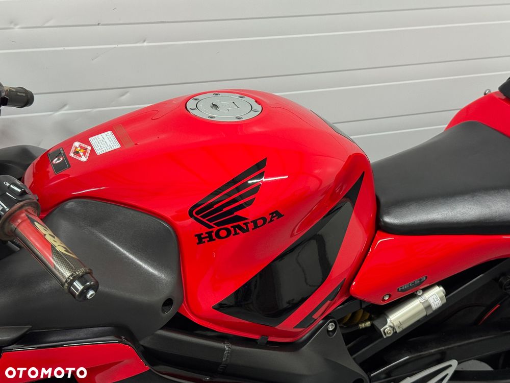Honda CBR - 27