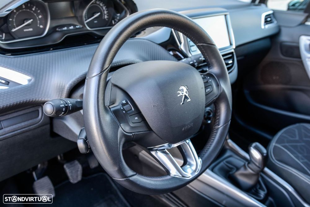 Peugeot 2008 1.5 BlueHDi Signature - 9