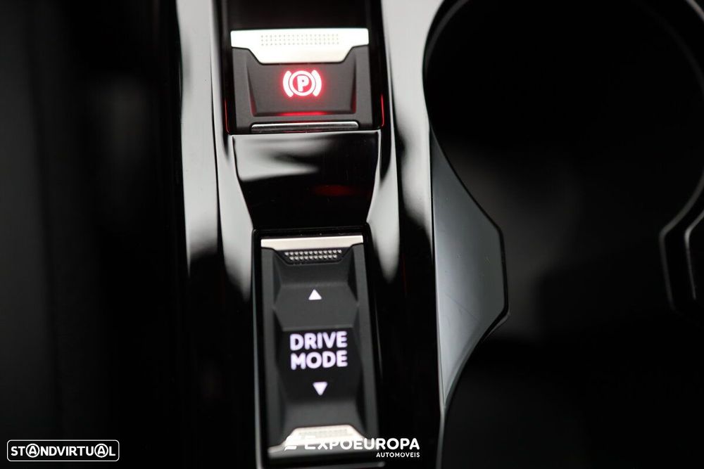 Peugeot 2008 1.2 PureTech Allure Pack EAT8 - 13