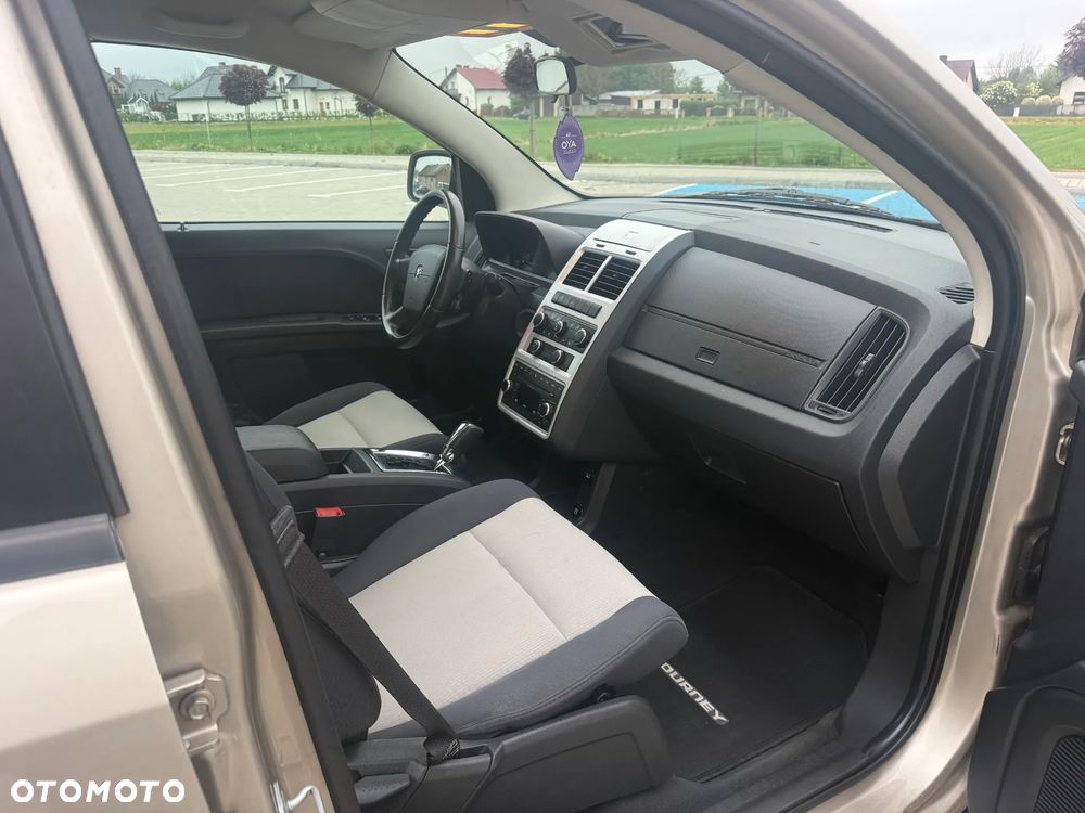 Dodge Journey - 12