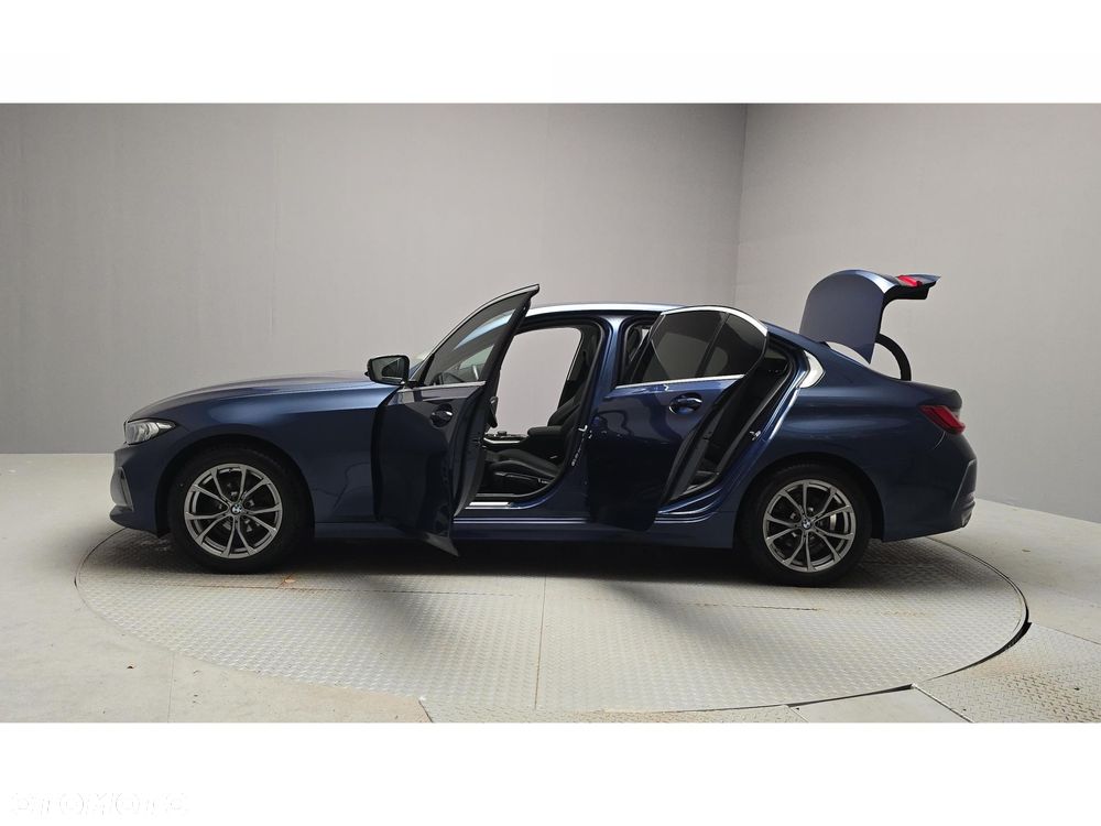 BMW Seria 3 320d xDrive - 10