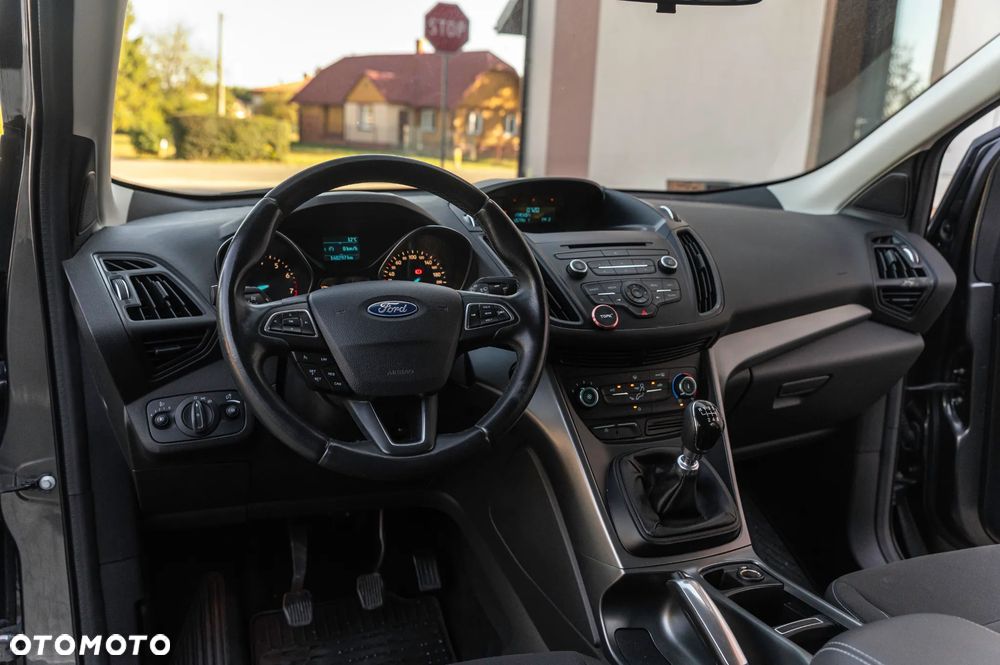 Ford Kuga - 34