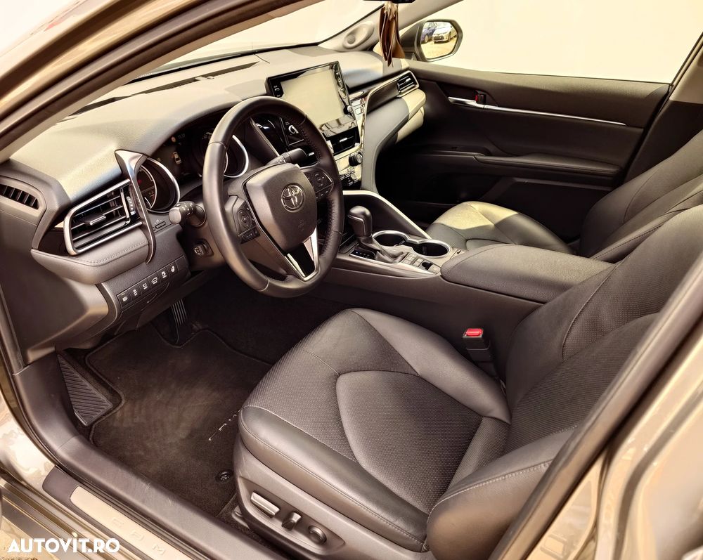 Toyota Camry 2.5 Exclusive - 15