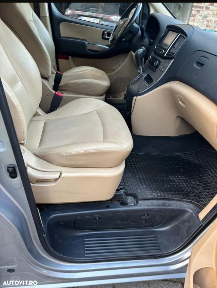 Hyundai H-1 2.5 CRDi Travel Premium - 2