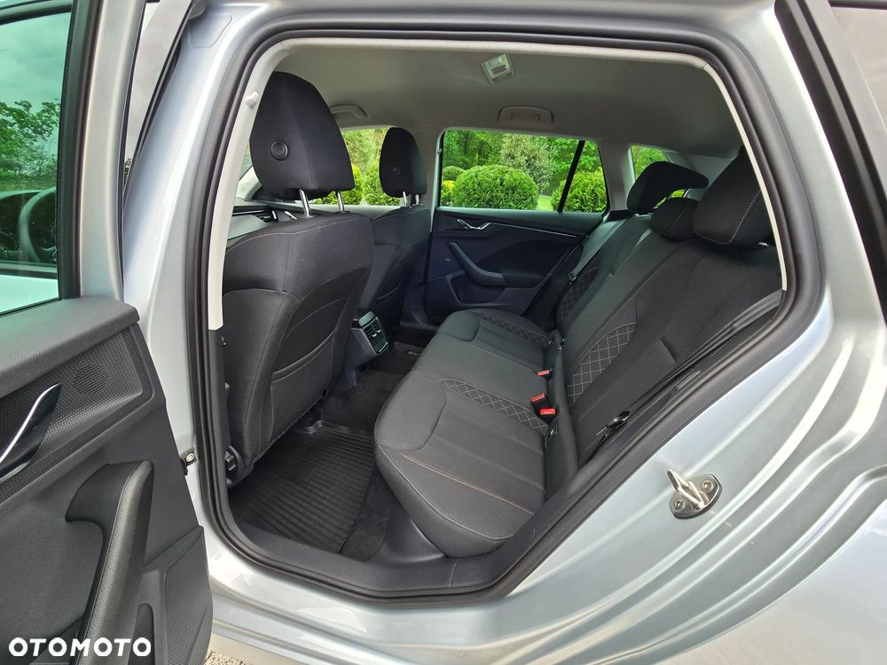 Skoda Kamiq 1.0 TSI Ambition DSG - 9