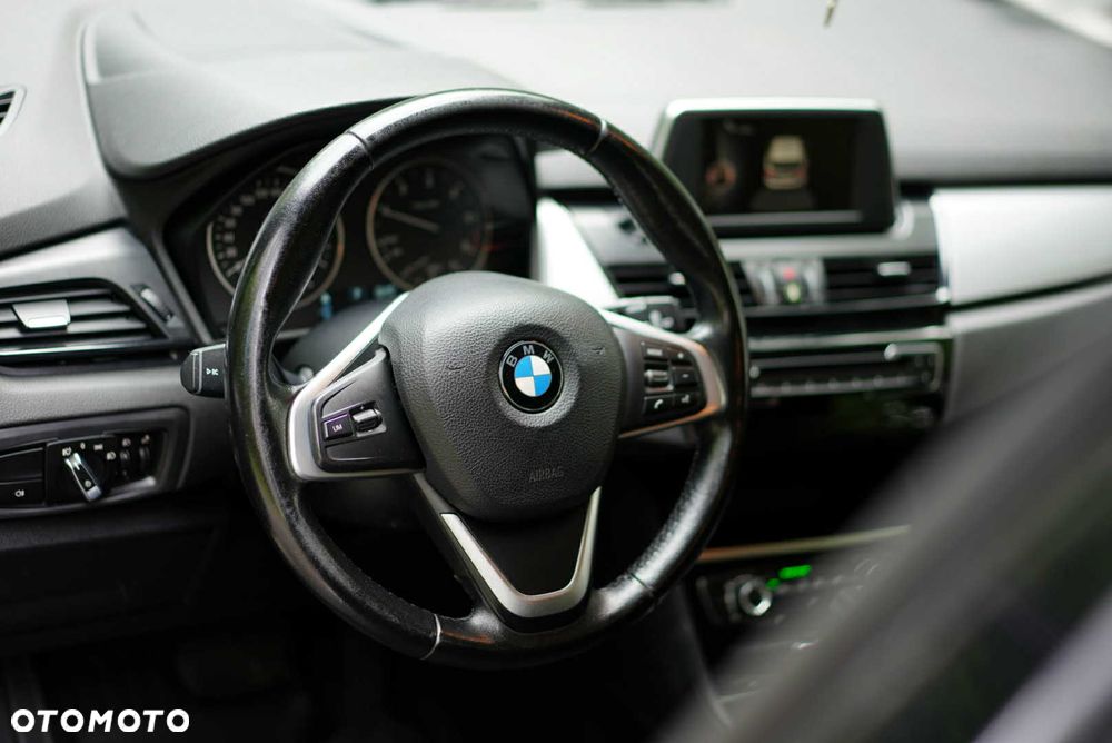 BMW Seria 2 216d - 6