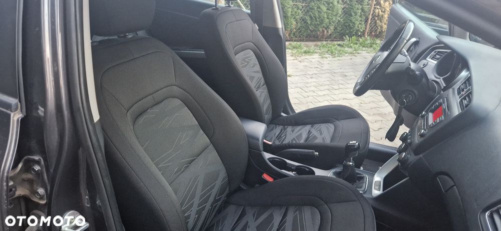 Kia Ceed 1.4 S - 10