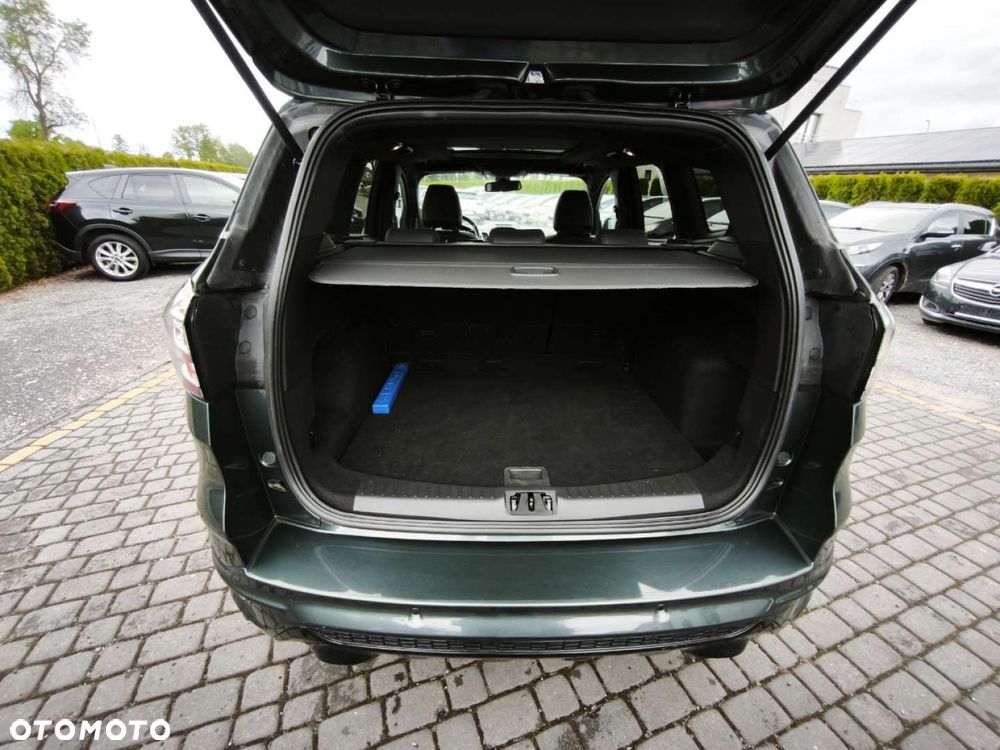 Ford Kuga - 24