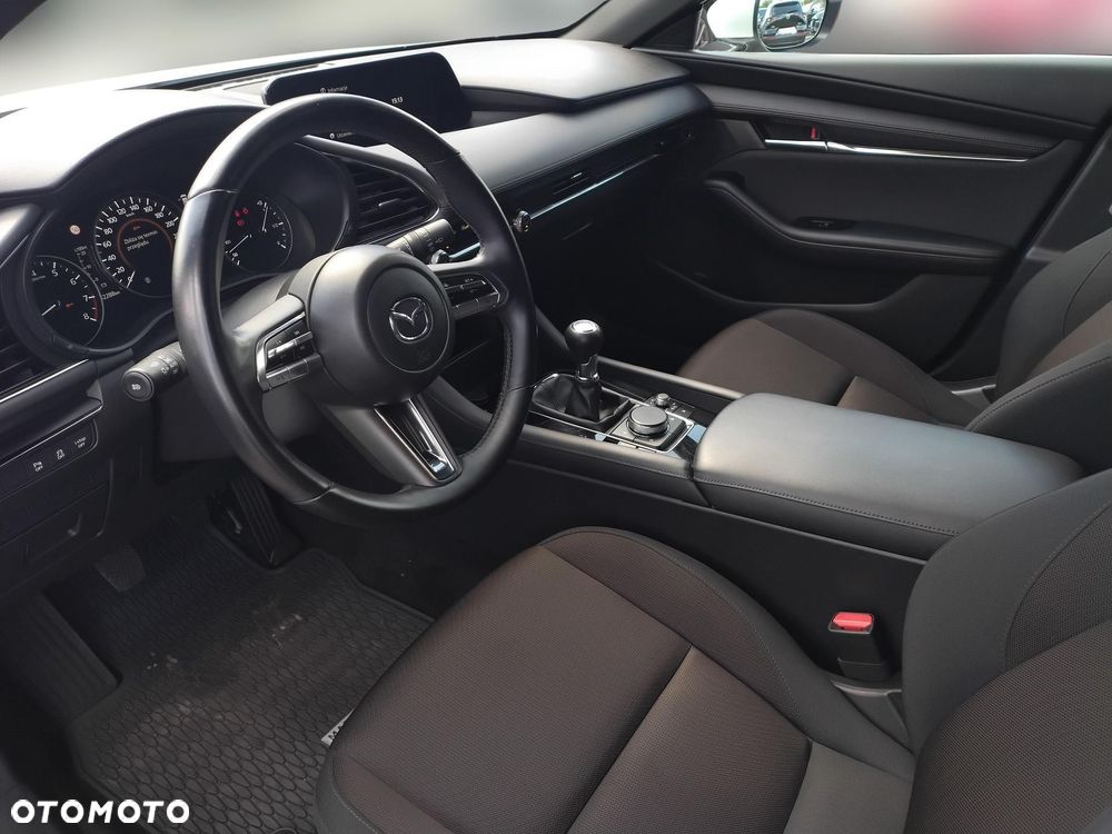 Mazda 3 - 10