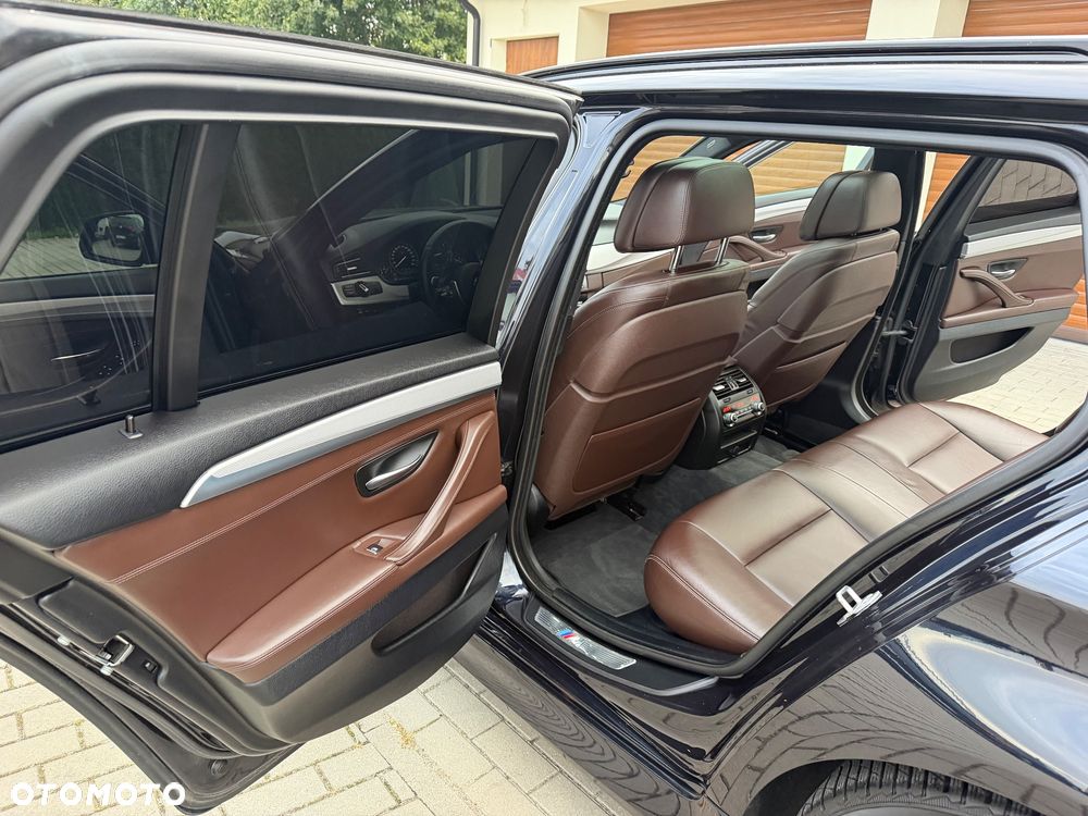 BMW Seria 5 530d xDrive Sport-Aut - 26