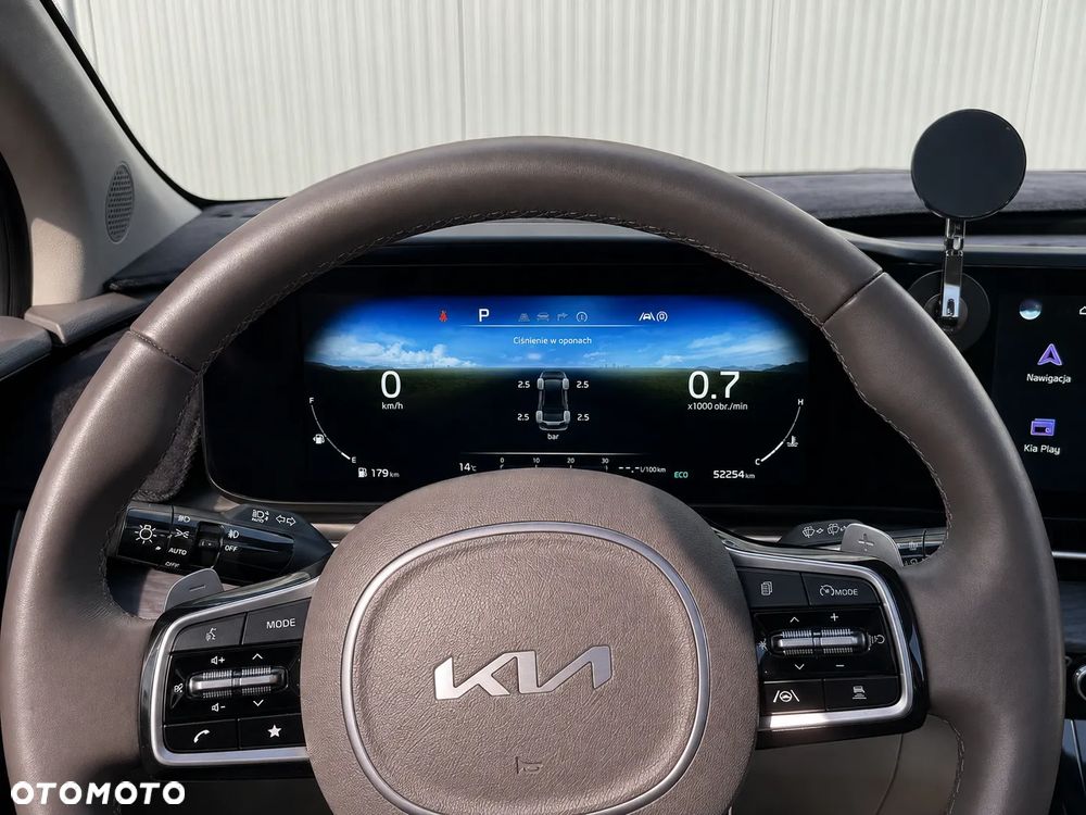 Kia Carnival - 6