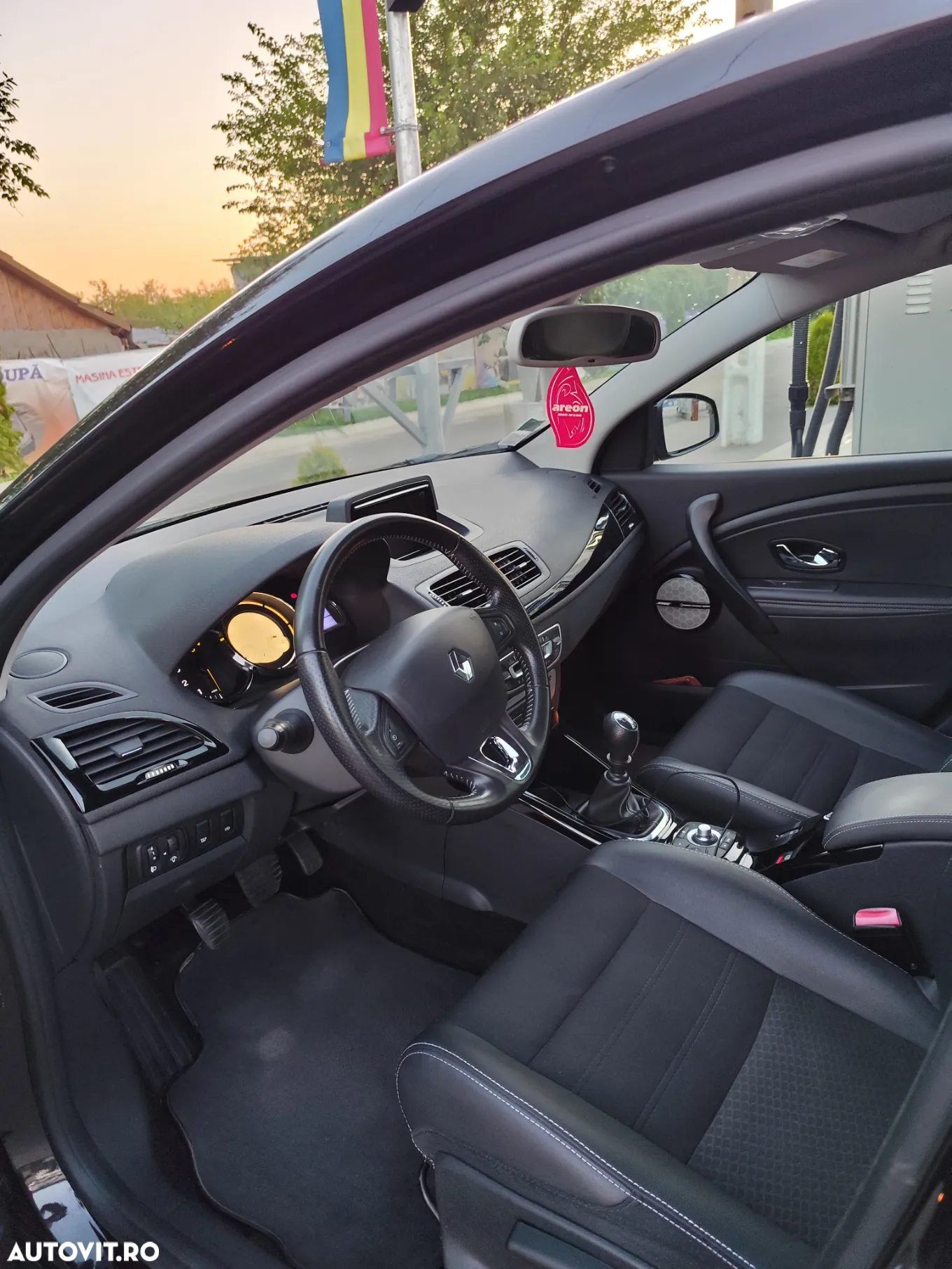 Renault Megane Energy dCi Intens - 8