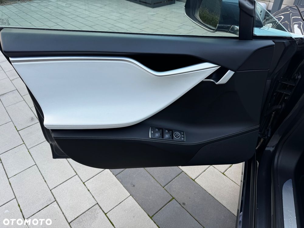Tesla Model S Long Range Plus - 15
