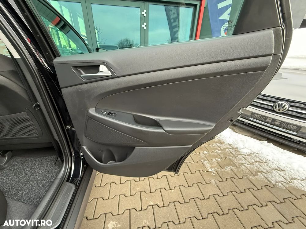 Hyundai Tucson blue 1.7 CRDi 2WD Style - 24