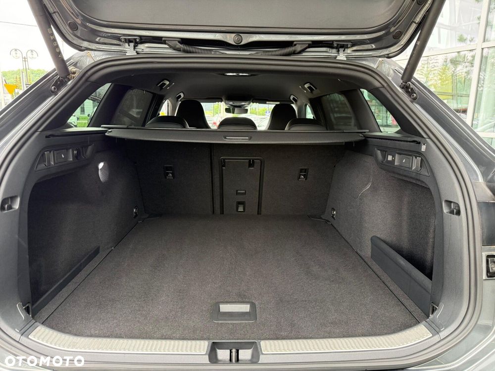 Volkswagen Passat Variant 2.0 TDI SCR R-Line DSG - 15