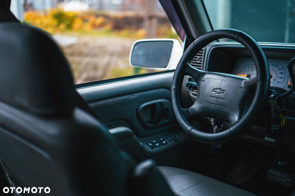 Chevrolet Suburban - 11