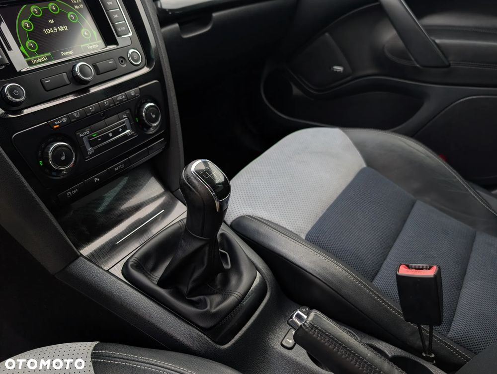 Skoda Octavia 2.0 TDI DPF RS - 12