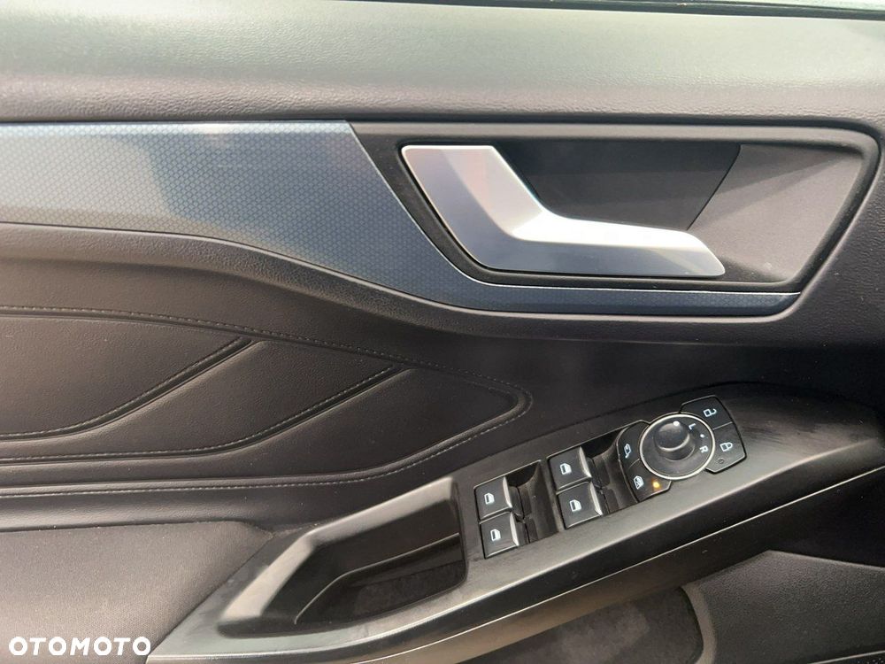 Ford Focus - 13