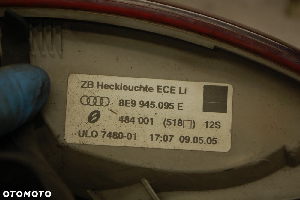 LAMPA PRAWY  TYŁ TYLNA PRAWA W BŁOTNIK AUDI A4 B7 KOMBI  8E9945096C - 11