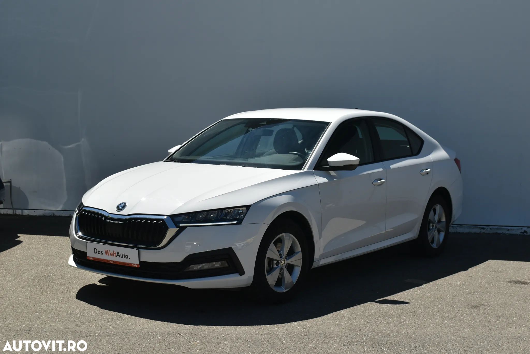 Skoda Octavia 2.0 TDI DSG Ambition - 1