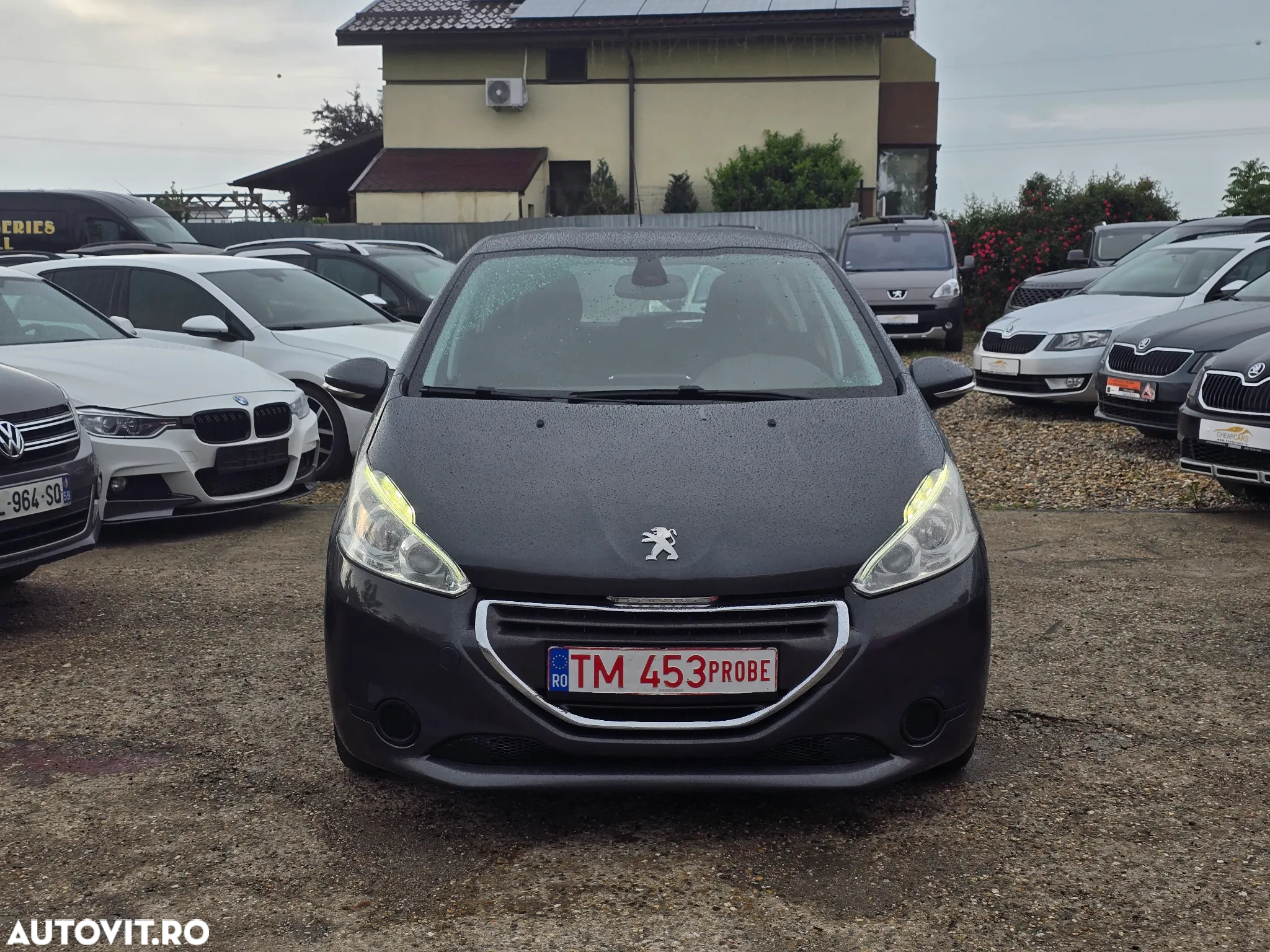 Peugeot 208 - 10