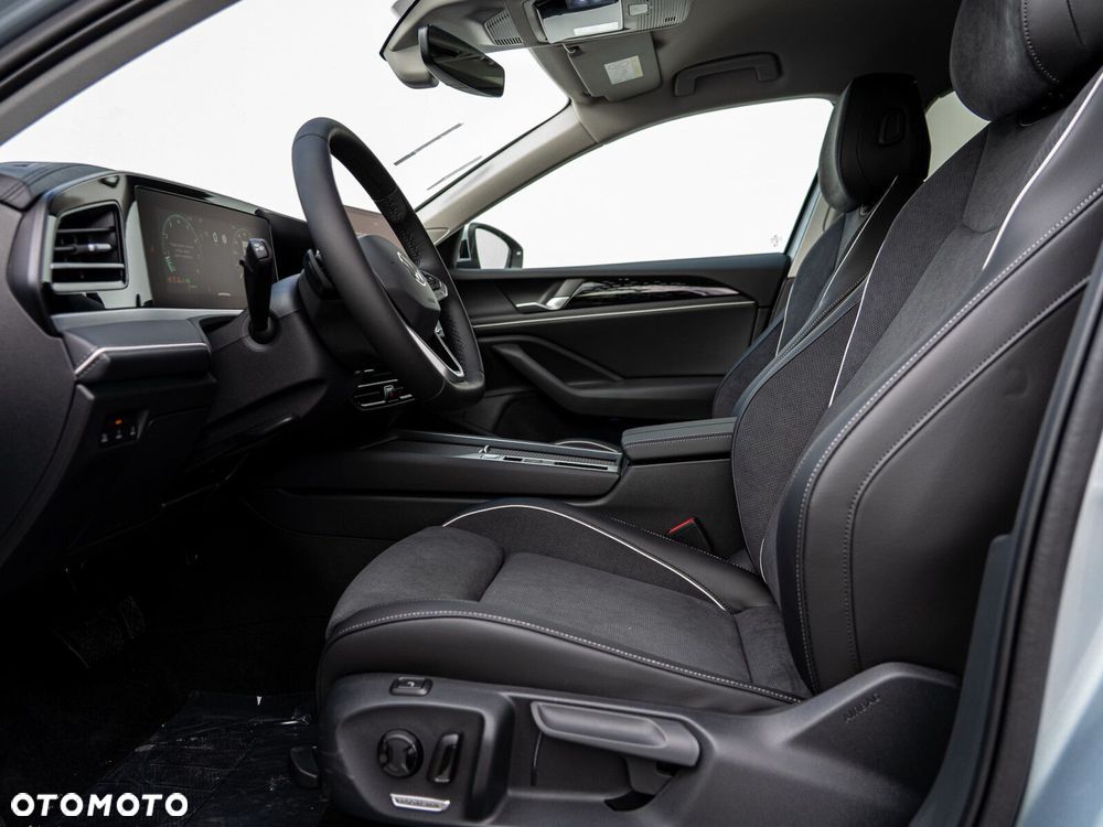 Volkswagen Passat - 12