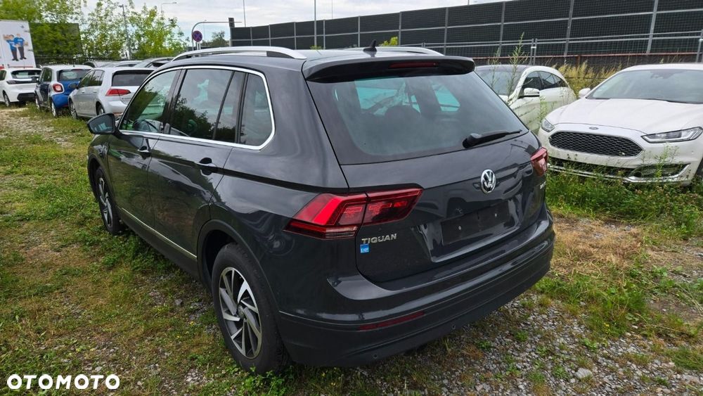 Volkswagen Tiguan - 2