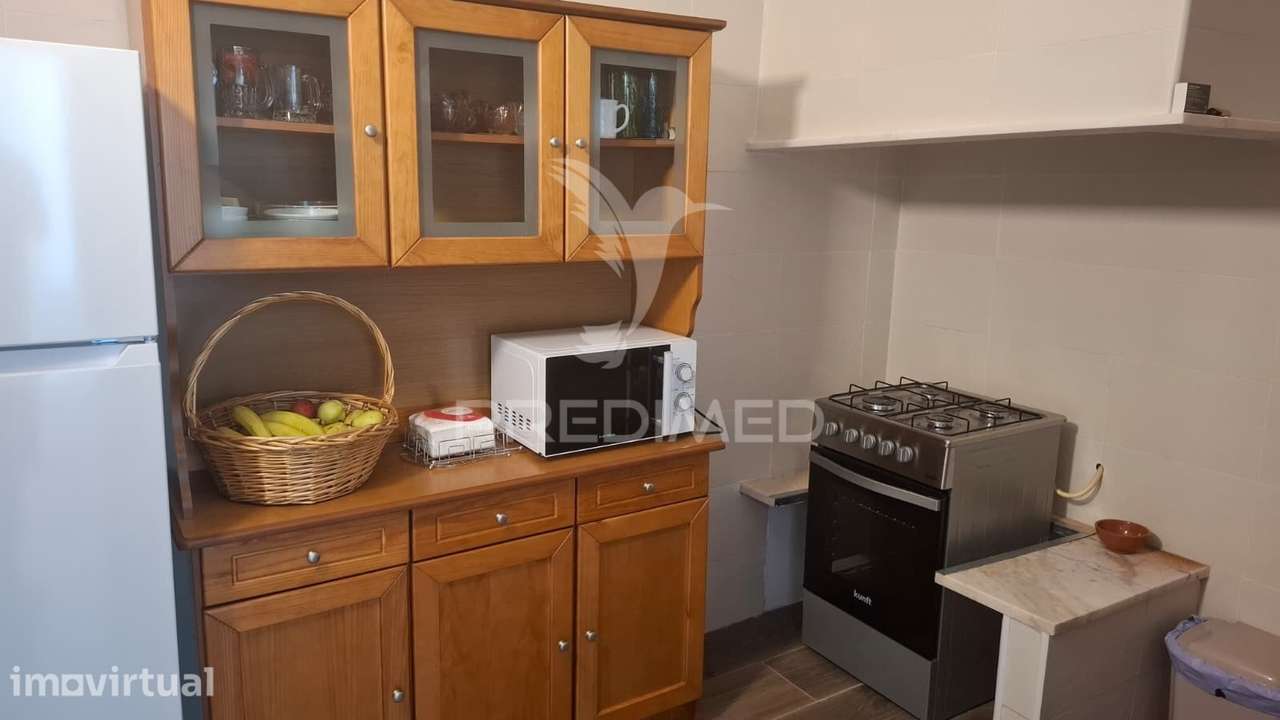 Moradia T2 térrea recuperada na vila de Alpiarça, Santarém - Grande imagem: 2/12