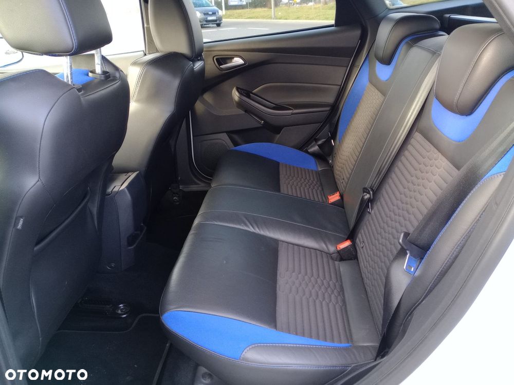 Ford Focus ST - 24