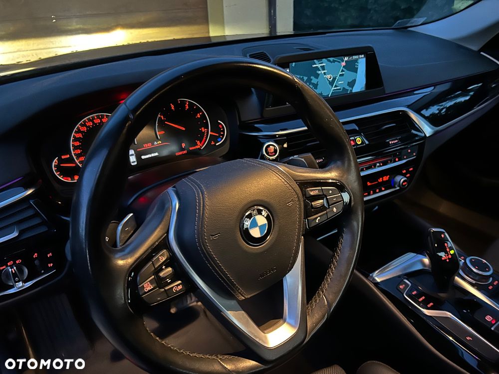 BMW Seria 5 518d Sport Line - 27
