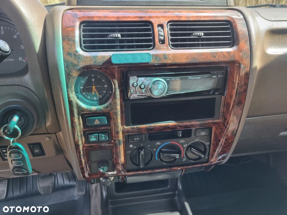 Toyota Land Cruiser - 12